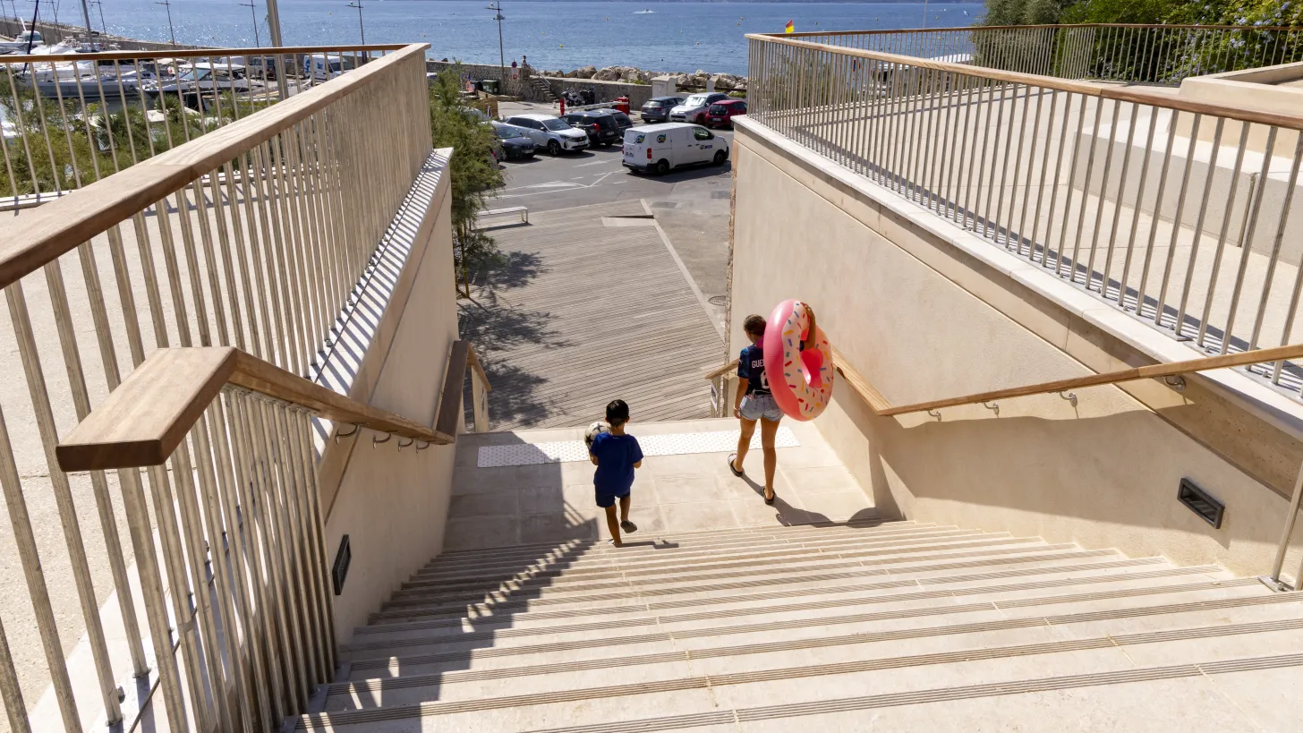 Nouvelle esplanade - Port des Salettes à Carqueiranne