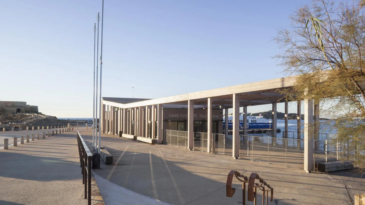 Gare maritime Tour Fondue by Duchier Pietra ©Serge Demailly