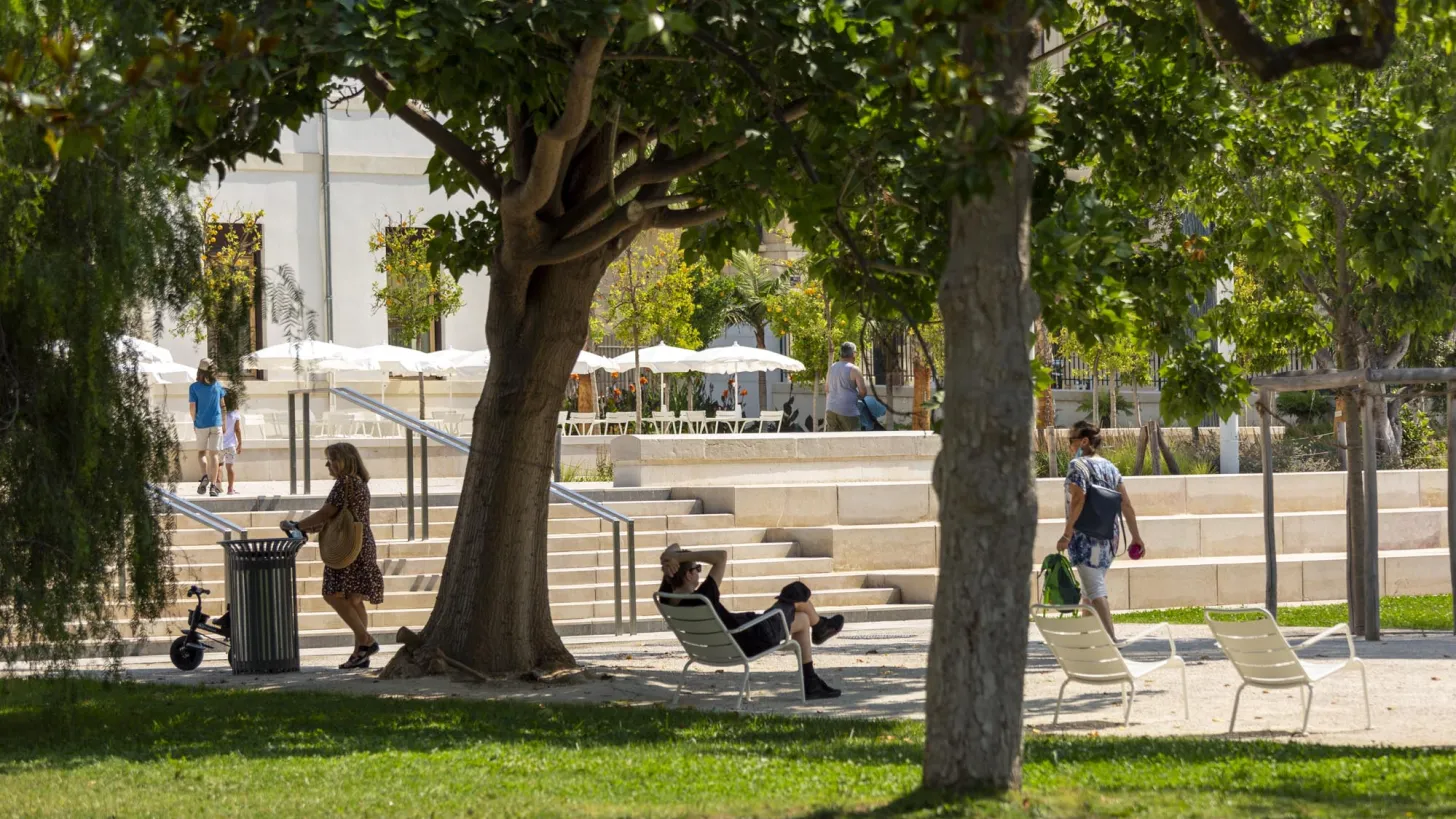 Chalucet - vue du jardin / Toulon