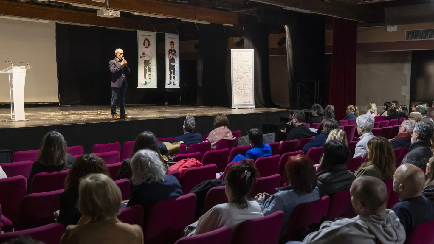 Présentation aux agents de Robert Llorca