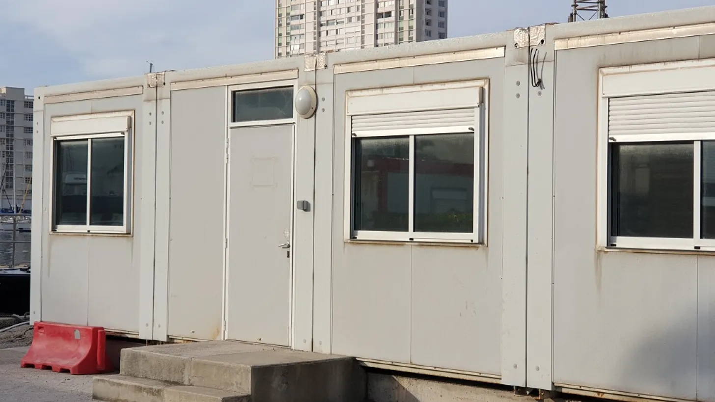 Ancienne capitainerie du port de Toulon La Seyne - Beraillon, déconstruite en février 2024 