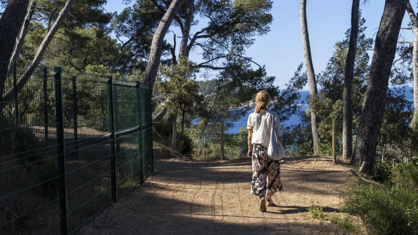 Le sentier entre les Bonnettes et La Garonne aménagé en hauteur