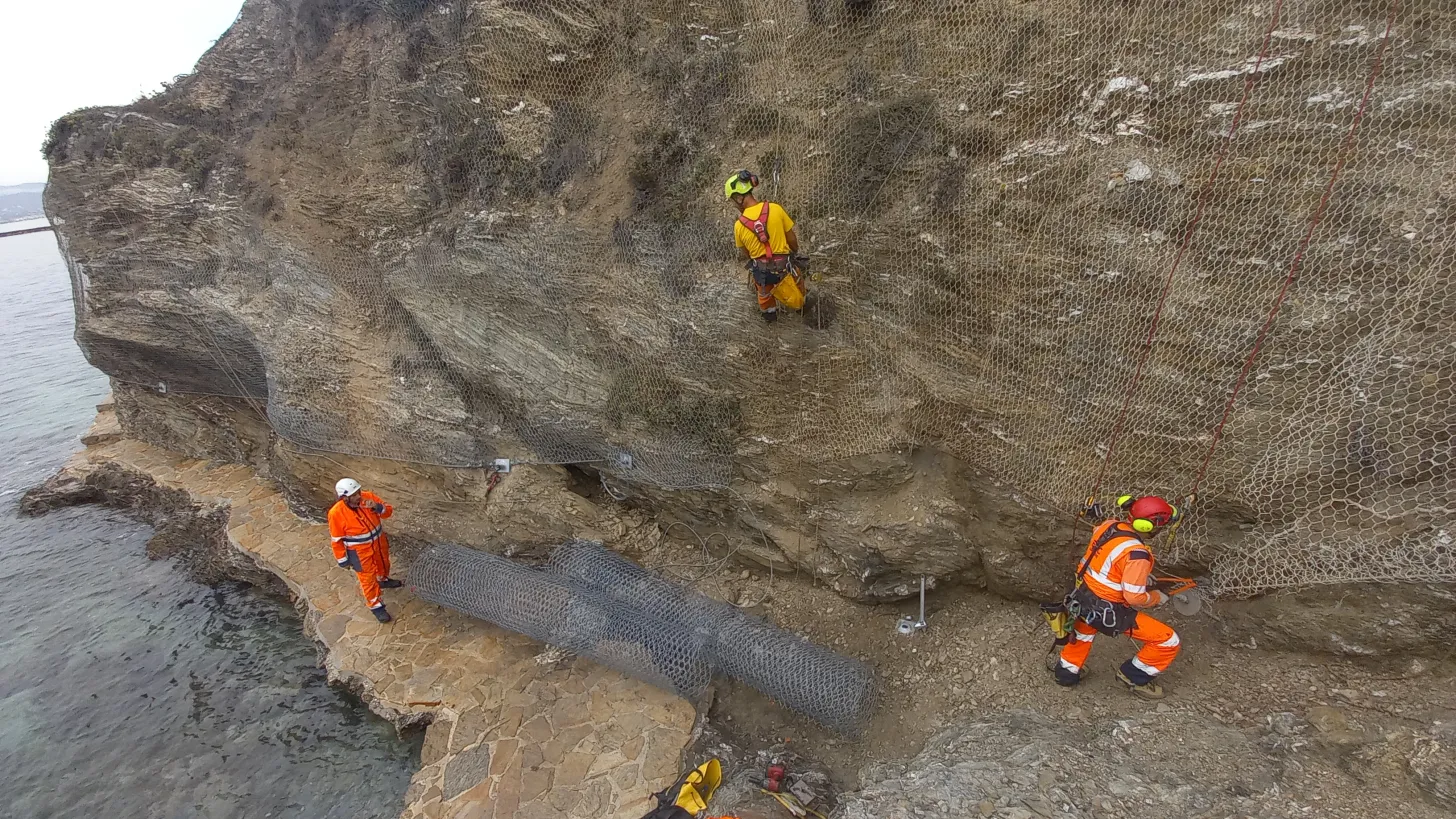 Travaux Sentier du littoral entre Pipady et La Mitre ©EPC France