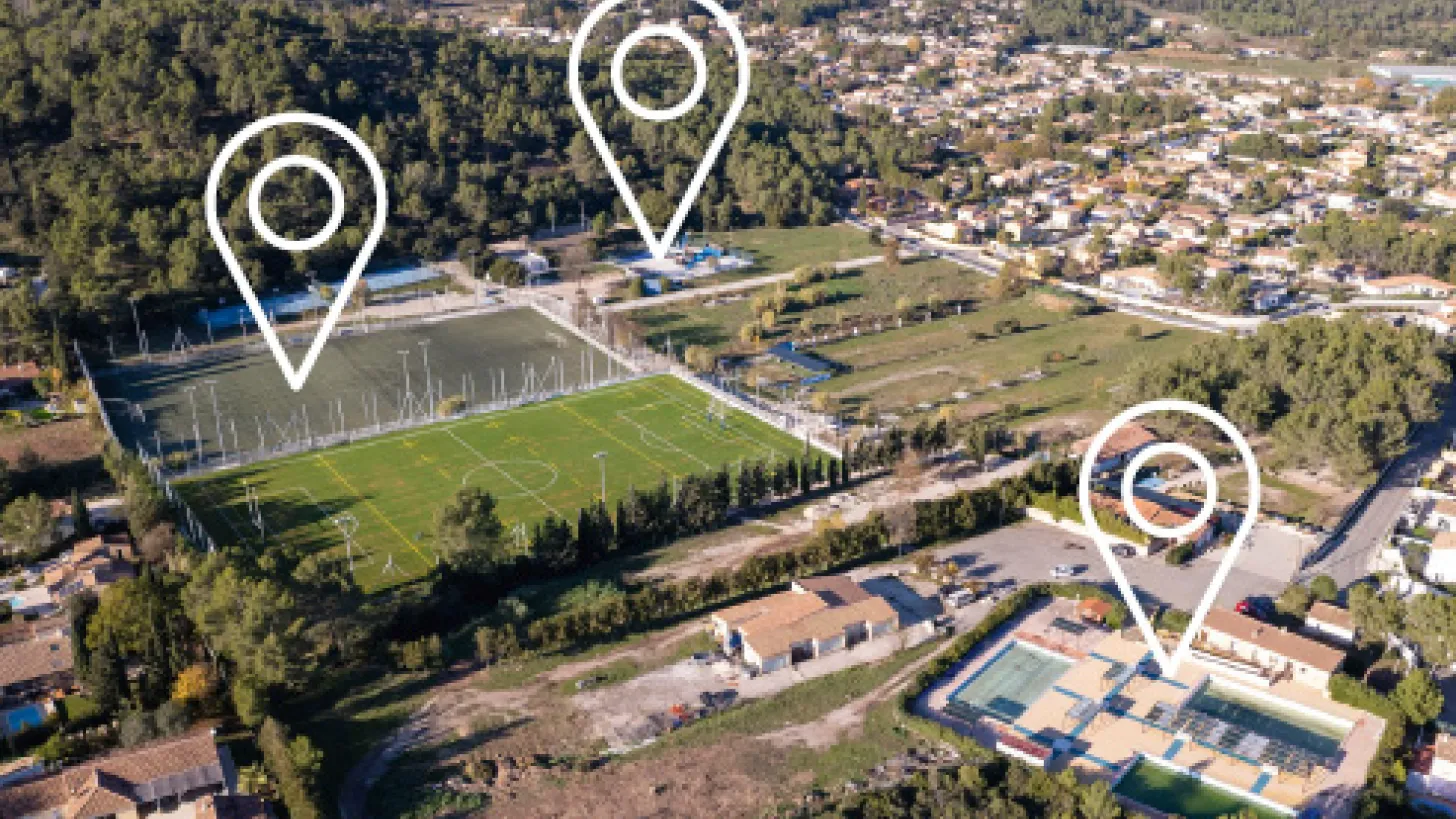 La base de loisirs du  Vallon du Soleil à la Crau