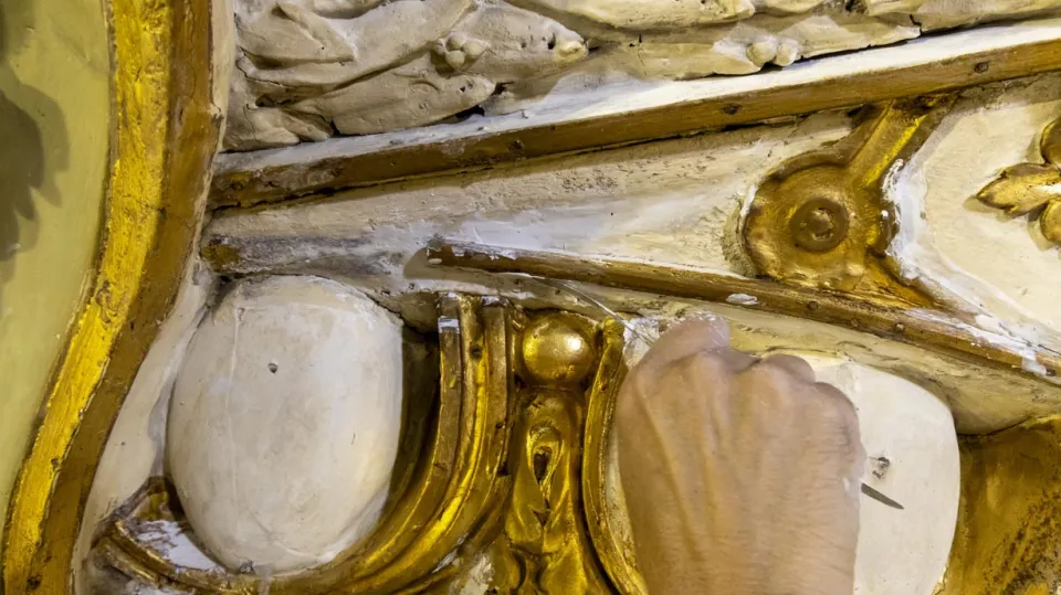 Restauration décors du plafond de l'Opéra de Toulon