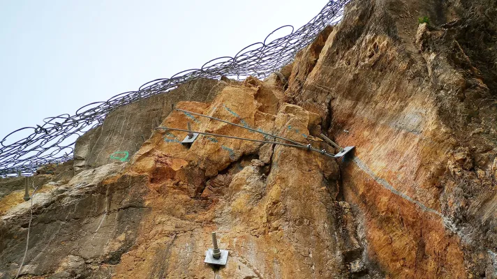 Travaux de confortement des falaises - Mont Faron