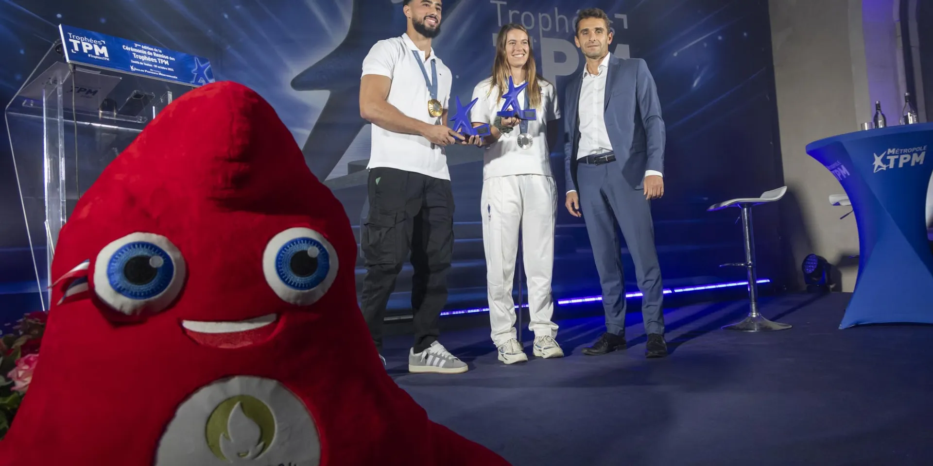 Sportifs de l’année Médaillés olympiques du territoire Rayan REBBADJ (rugby à 7) - TOULON Lauriane NOLOT (kitefoil) - HYÈRES