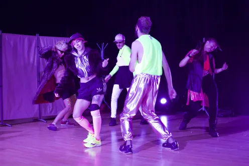 Performance - Collectif NU.E.S "Quand la neige fond entre mes cuisses" - Festival In et Out 2026_Toulon