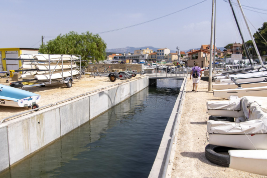 Canal d'avivement du port de Saint-Elme