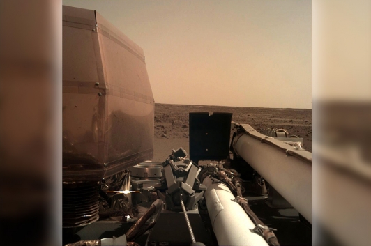 Première photo prise sur Mars par la sonde InSight le 27 novembre 2018