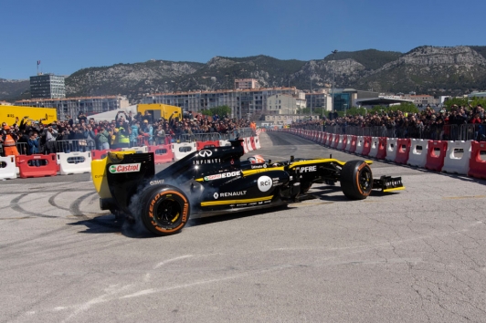 Minicircuit de F1 le 5 mai sur le port de Toulon