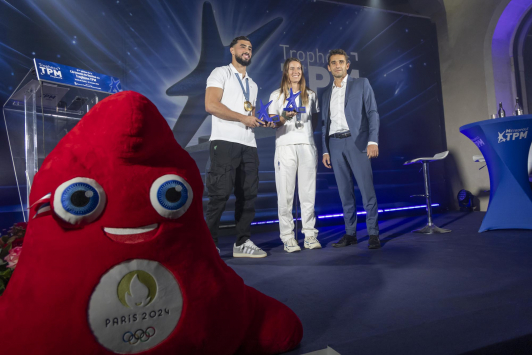 Sportifs de l’année  Médaillés olympiques du territoire  Rayan REBBADJ (rugby à 7) - TOULON Lauriane NOLOT (kitefoil) - HYÈRES