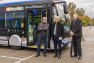 Présentation bus hybrides H. Falco, président TPM au centre, Y. Chenevard, vice-président TPM, T. Durand, directeur du réseau Mistral