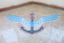Insignes militaires en mosaïque ancienne retrouvées dans le sol du bâtiment de commandement de commandement